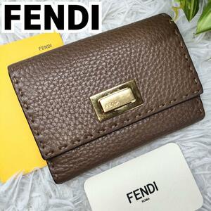 フェンディ ピーカブー 折り財布 インターロック ブラウン FENDI 財布 革 レザー レディース 折り財布 女性 革財布 メンズ 男性 金金具 金