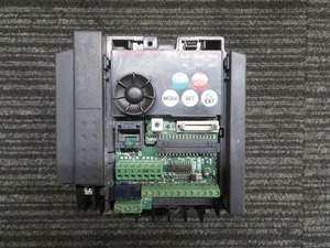 MITSUBISHI　インバーター　FR-E720-2.2K　三菱電機　 ◎動作外し品