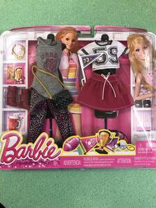 新品☆BARBIE　アウトフィット　ドレス　洋服　2点セット①☆スポーティ、美品