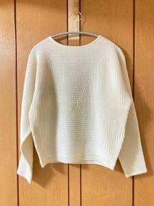 UNIQLO AND LEMAIRE カシミアブレンドスクエアセーター