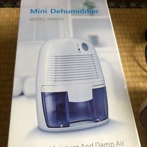 除湿機/milliDehumidfier /MODEL：HM019A/コンパクト除湿機