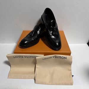 LOUIS VUITTON ルイヴィトン LV シューズ ブラック レザー ローファー 黒 モカシン タッセルローファー 革靴 メンズ 8 M 26cm相当