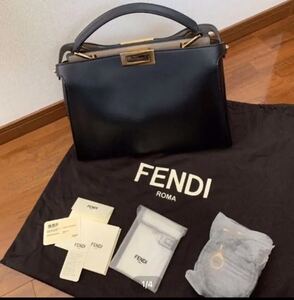 FENDI フェンディ ピーカブー アイコニック エッセンシャリ　黒