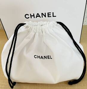 24時間以内に発送　匿名配送　数量限定　CHANEL シャネル　ノベルティ　巾着　ポーチ　白