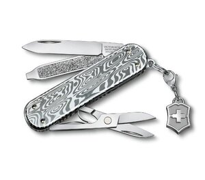 送料無料 VICTORINOX(ビクトリノックス)クラシック SD ブリリアント ダマスカス 0.6221.34【日本正規品】