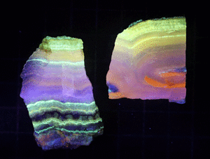 鉱物標本、蛋白石、蛍光オパール北海道産 2個組　26グラム（BC2)