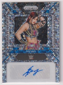 WWE IYO SKY AUTO 2024 PANINI PRIZM ( IO SHIRAI ) DISCO PRIZM AUTOGRAPH SIGNATURES 紫雷イオ ( しらいいお ) 直筆 サイン スターダム