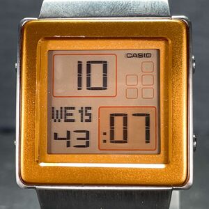 美品 CASIO カシオ FUTURIST フューチャリスト LA-2000D-5A 腕時計 デジタル クオーツ 多機能 カレンダー 新品電池交換済み 動作確認済み