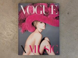 【洋書 新品】Vogue x Music / ヴォーグ レディ・ガガ リアーナ テイラー・スウィフト ビヨンセ