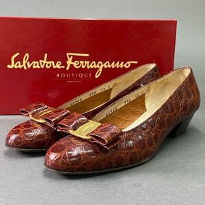 4k12 Salvatore Ferragamo サルヴァトーレ フェラガモ イタリア製 クロコ型押し ヴァラリボン ヒールパンプス シューズ 5 1/2 ブラウン