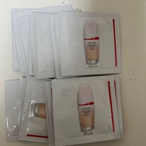 資生堂 SHISEIDO エッセンス スキングロウファンデーション220Linen1ml×40枚