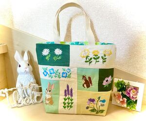 手刺繍ハンドメイドバッグうさぎ&リス花刺繍パッチワーク風