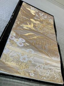 袋帯　正絹　鳳凰　山岳　寺院　流水　花　華　六通柄　ベージュ　着物　和服　和装　リメイク　ハンドメイド　生地　衣装　百貨店　高級