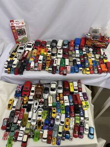 【ジャンク・大量まとめ】　トミカ　他　計180台以上　ミニカー　まとめ　TOMY　TOMICA　おもちゃ　車　カーズ　パトカー　他