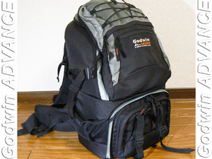 10ｄ2703）God win　ADVANCE HYBRID CAMERA BAG　カメラバッグ　カメラリュック（ブラック＆グリーン）