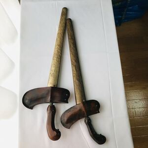 骨董品 クリス 短剣 2本 インドネシア 儀礼刀 彫金 祭祀具 伝統工藝品 聖剣 アンティーク 刀剣 短刀 装飾用ナイフサーベル 木彫 模造刀 1円