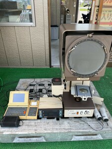 【埼玉県引き取り】ミツトヨ　投影機　PJ250 　MITUTOYO 　動作確認済み《中古品》