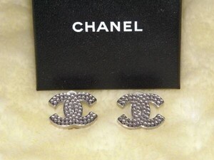 ☆送料無料☆CHANEL　シャネル 　シルバーCOCOマークパンチング 　イヤリング（USED)