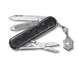 送料無料 VICTORINOX(ビクトリノックス)クラシック SD ブリリアント カーボン 0.6221.90【日本正規品】