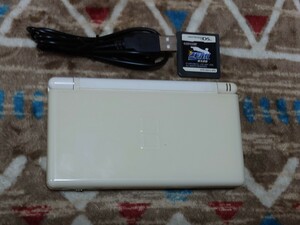 DS Lite ライト 本体 USB充電器 タッチペン 逆転裁判