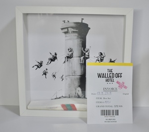 【真作保証インボイス付き】バンクシー 2018 Banksy The Walled Off Hotel Box set 箱型ステンシルアート プロデュースホテル