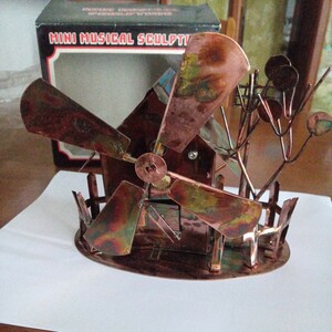 送料込み価格！未使用　MINI MUSICAL SCULPTURE Windmill ブリキのオルゴール　水車