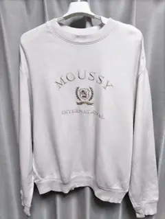 MOUSSY　スウェット　トレーナー　刺繍ロゴ　白