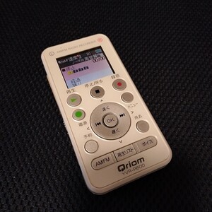 山善 Qriom キュリオム YVR-R600 ICレコーダー AM/FM ラジオボイスレコーダー リセット済 ホワイト