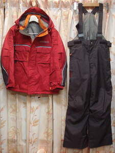 DESCENTE　デサント！身長135ｃｍ～145ｃｍ！厚手生地！中綿入！暖か！チケットホルダー内蔵！子供用スキーウェア上下セット！カッコイイ！