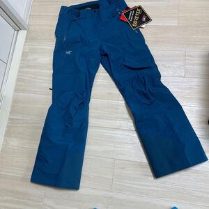 未使用品　アークテリクス ARC’TERYX Chikoot Pant MEN スキー・スノボー　パンツ　ゴアテックス　サイズS 色　Legion Blue