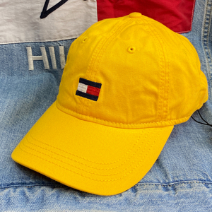 USA正規品 トミーヒルフィガー TOMMY HILFIGER ストラップバック ダッドキャップ 帽子 ローキャップ 黄色 イエロー 刺繍 フラッグロゴ 