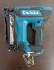 【格安スタート】簡易動作OK★ makita マキタ 充電式タッカ ST421D 18V 本体のみ 電動工具 現状品 ★大工道具