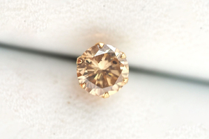 K18YG 片耳 ダイヤモンドピアス 0.45ct 18金片方ピアス 一粒ダイヤ 片耳スタッドピアス 半ペア ブラウンダイヤピアス 片耳用