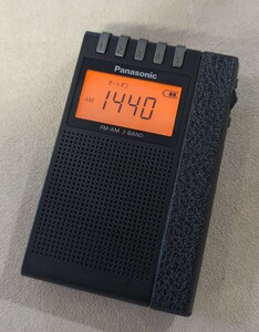 送料無料PanasonicワイドFM対応イヤホン内蔵ラジオFM/AMポケットラジオRF-ND380R動作品まずまずの良品ブラック黒パナソニック小型
