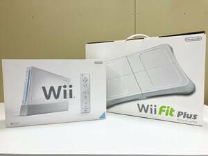 任天堂 ニンテンドー Wii 本体　＋　WiiFitPlus　バランスボード　家庭用ゲーム機