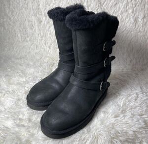 【アパレル】☆極美品☆ UGG アグ BECKET ムートン ボア ショートブーツ 24 3連ベルト バックル 黒 ブラック レディース 人気 