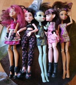 Lot Of 5 Dolls - Ever After High And Monster High 海外 即決