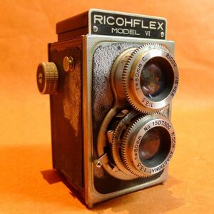 b015 RICOH FLEX MODEL Ⅵ ケース付 二眼レフカメラ レトロ アンテーク 寸法：約幅8.5㎝ 高さ12.5㎝ 奥行10.5㎝/60