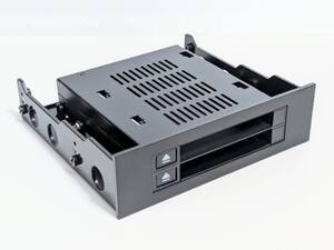 ◆ ICY DOCK 「 flexiDOCK MB522SP-B 」 2.5インチ HDD SDD リムーバブルドライブ ケース 3.5インチ 5.25インチ SATA MB343SP