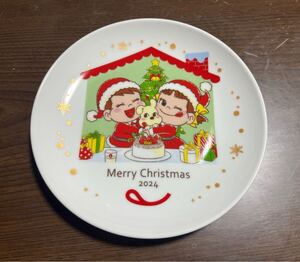 ◆食器　不二家 ペコちゃん クリスマス プレート 3枚セット 2024絵皿 お皿 記念 食器 コレクション 箱付