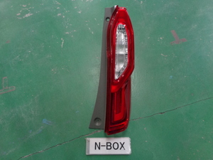 N-BOX　JF4　右テールランプユニット　即決　4809