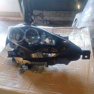 レクサス / LEXUS　IS 30系 前期 右ライト LED KOITO 53-88 GSE30/GSE31/GSE35/AVE30