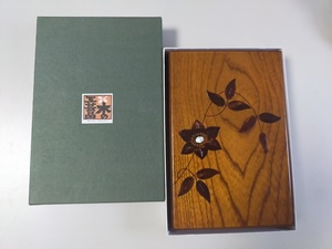 木の工芸品　貝入鉄仙葉書入 WOOD CRAFT