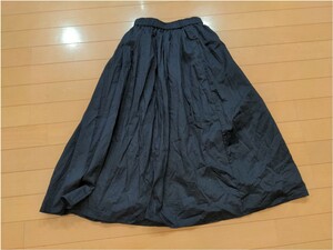 ユニクロ　紺スカート　M