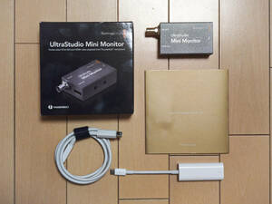 即決 送料込 Blackmagic Design UltraStudio MiniMonitor Thunderbolt3-Thunderbolt2変換アダプタ+ケーブル 化粧箱有 Used