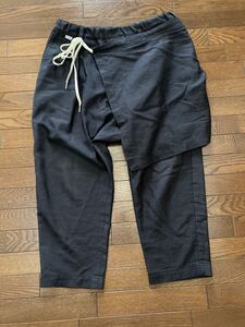 juvenile hall rollcall Cropped pants