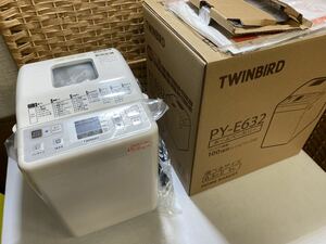 46039【自宅保管品】ホームベーカリー ツインバード TWINBIRD PY-E632 パン焼き 麺生地 おもち スイーツ ピザ 付属品多数 取説有り 通電OK