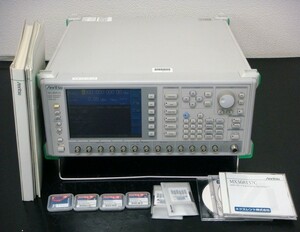 【正常動作品】ANRITSU MG3681A 250kHz-3GHz デジタル変調信号発生器 (4)