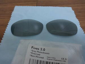 処分価格！！★オークリー Fives 2.0 ファイブ 2.0 用 カスタム偏光調光レンズ Grey Photochromic Polarized 新品 FIVE　ファイブス　