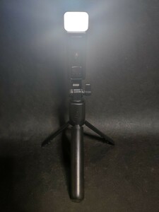 LEDライト付き自撮り棒　SELFIE STLCK R1S　黒色